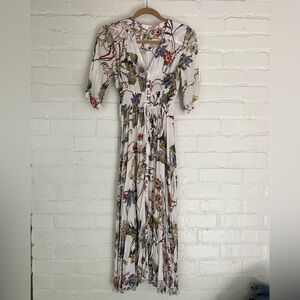 Amazon Floral Pleated Maxi Dress White with Multicolor Floral Print XS-S